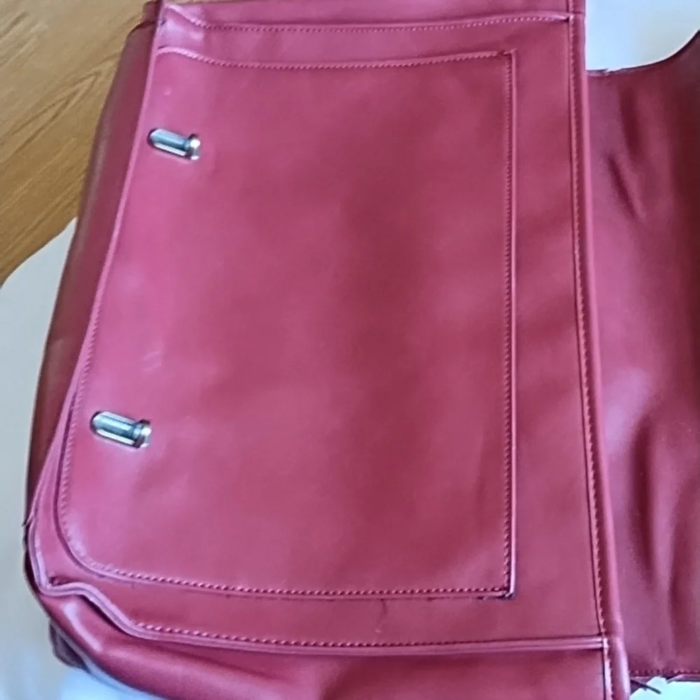Red faux leather messenger bag/briefcase
